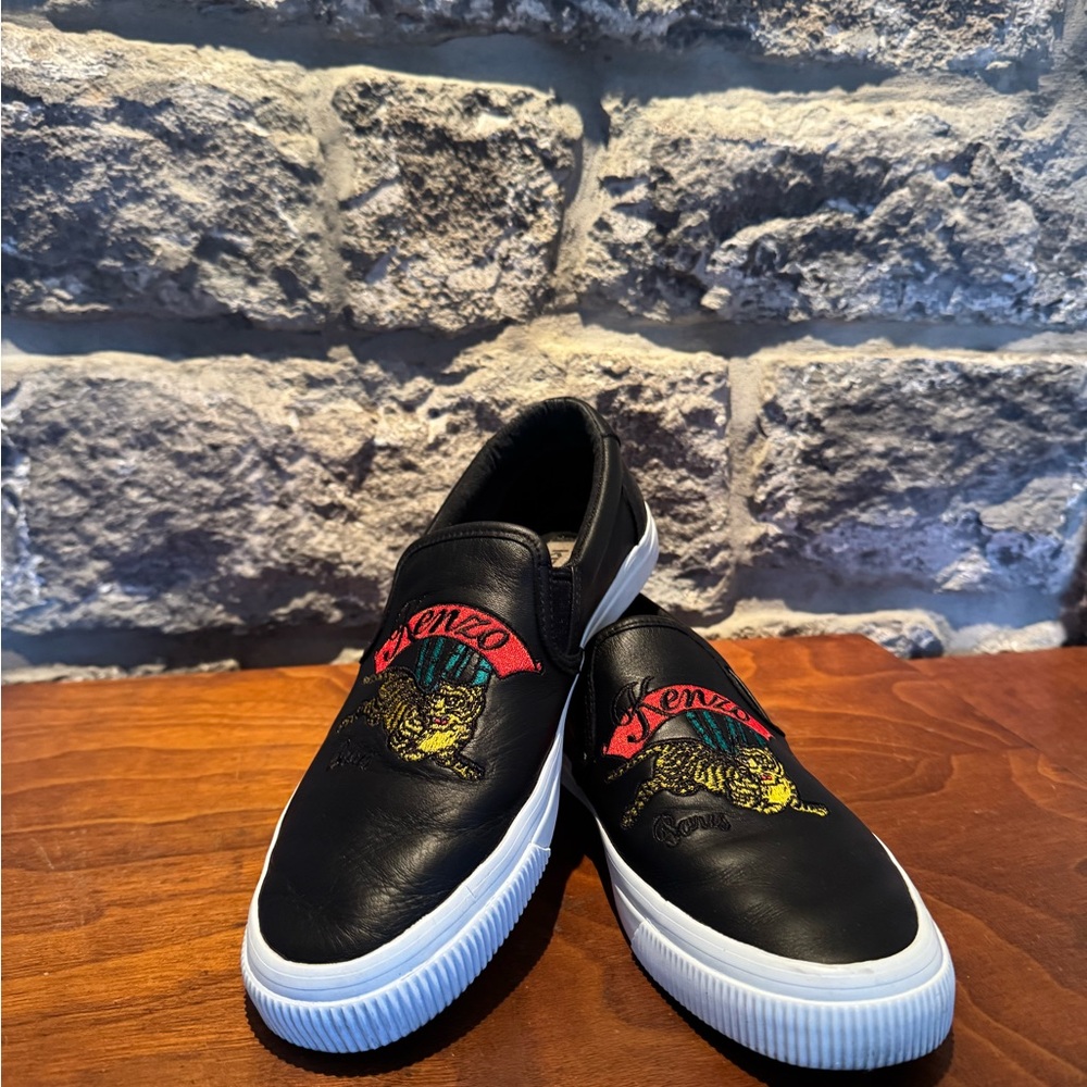 Kenzo Black and Red Slip-On Loafers
Lightly used
Unisex